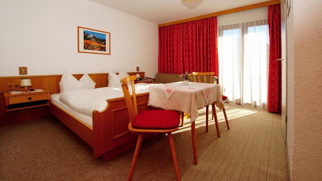 Bed and Breakfast Haus Geiger Scharnitz Pokój zdjęcie